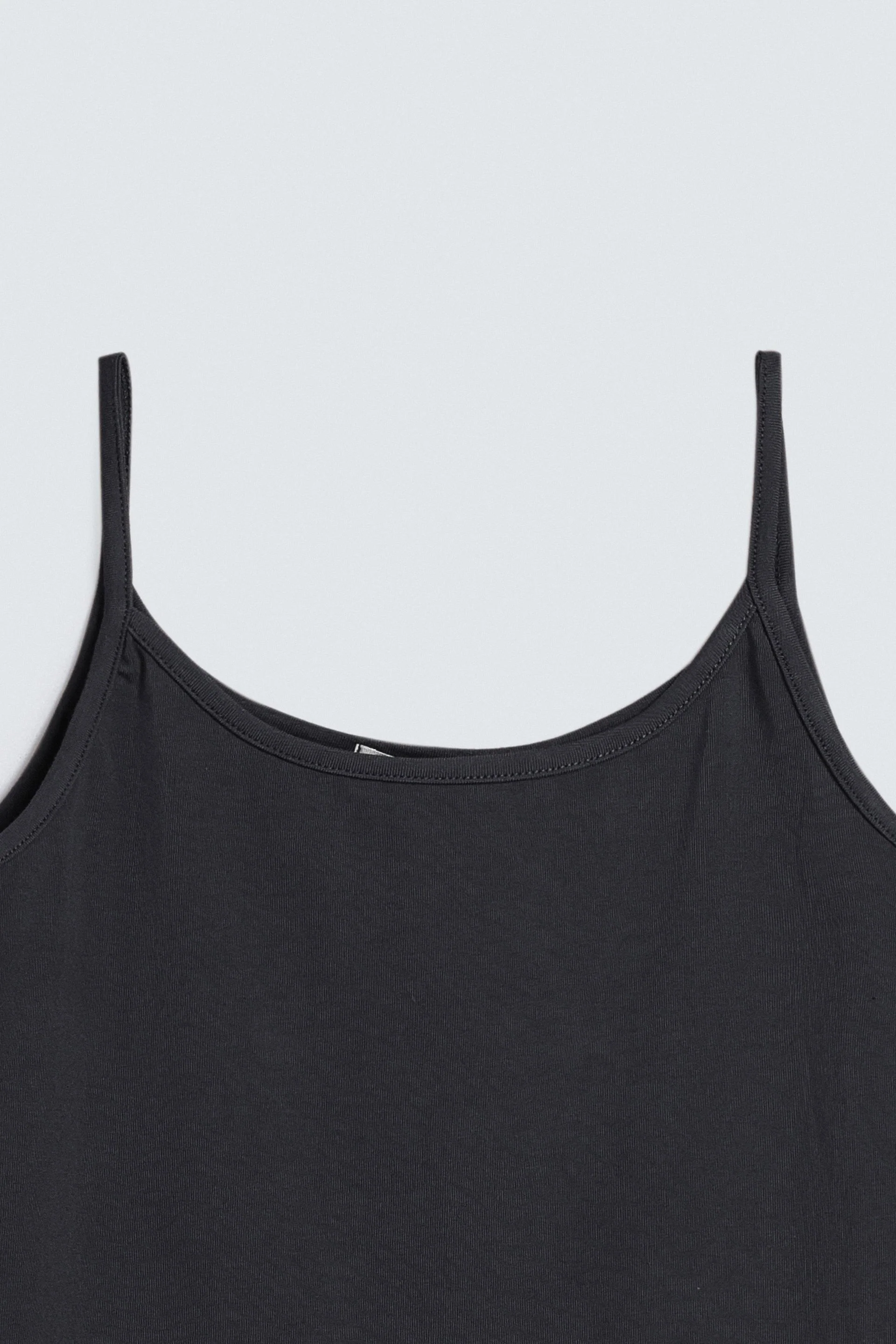 Cropped Basic Camisole - Image 15