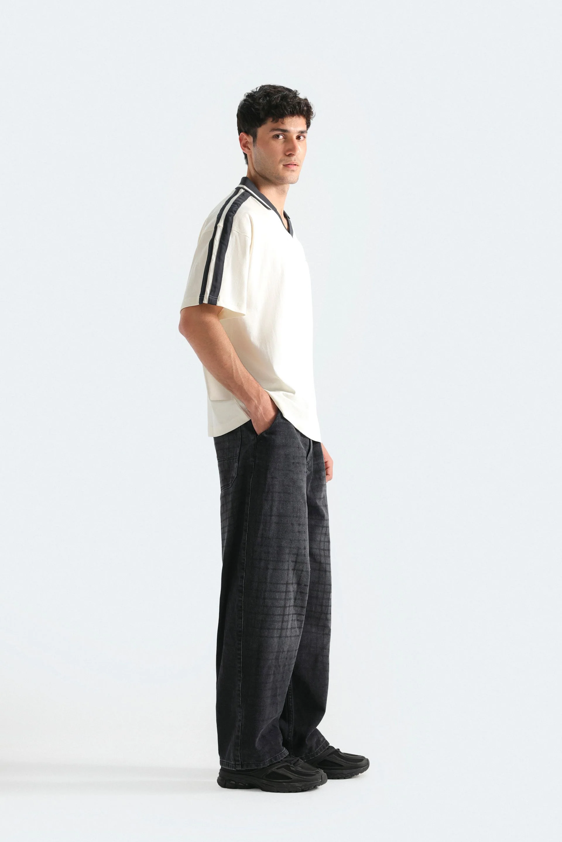 Cropped Slogan Print Polo Shirt - Image 10