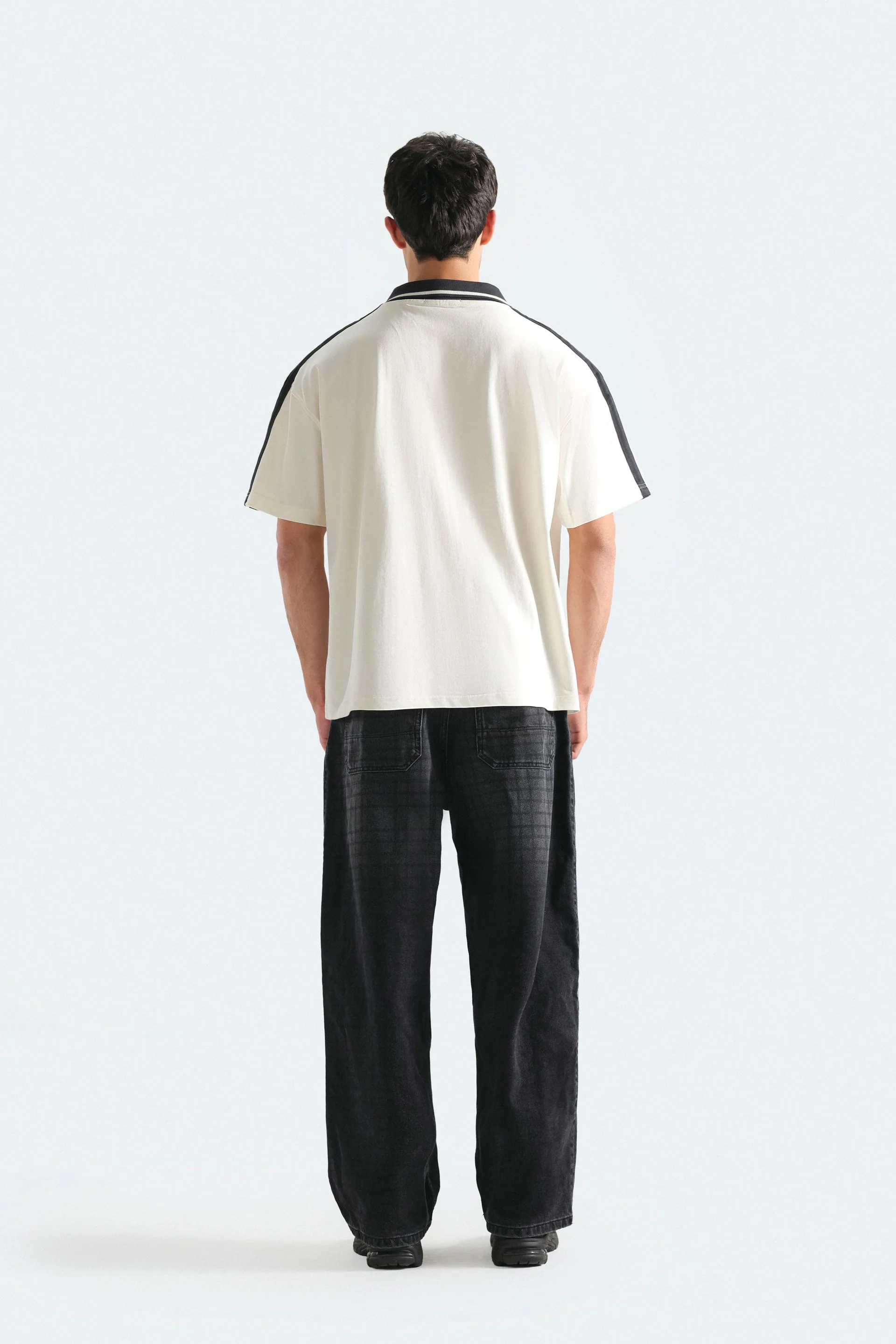 Cropped Slogan Print Polo Shirt - Image 11
