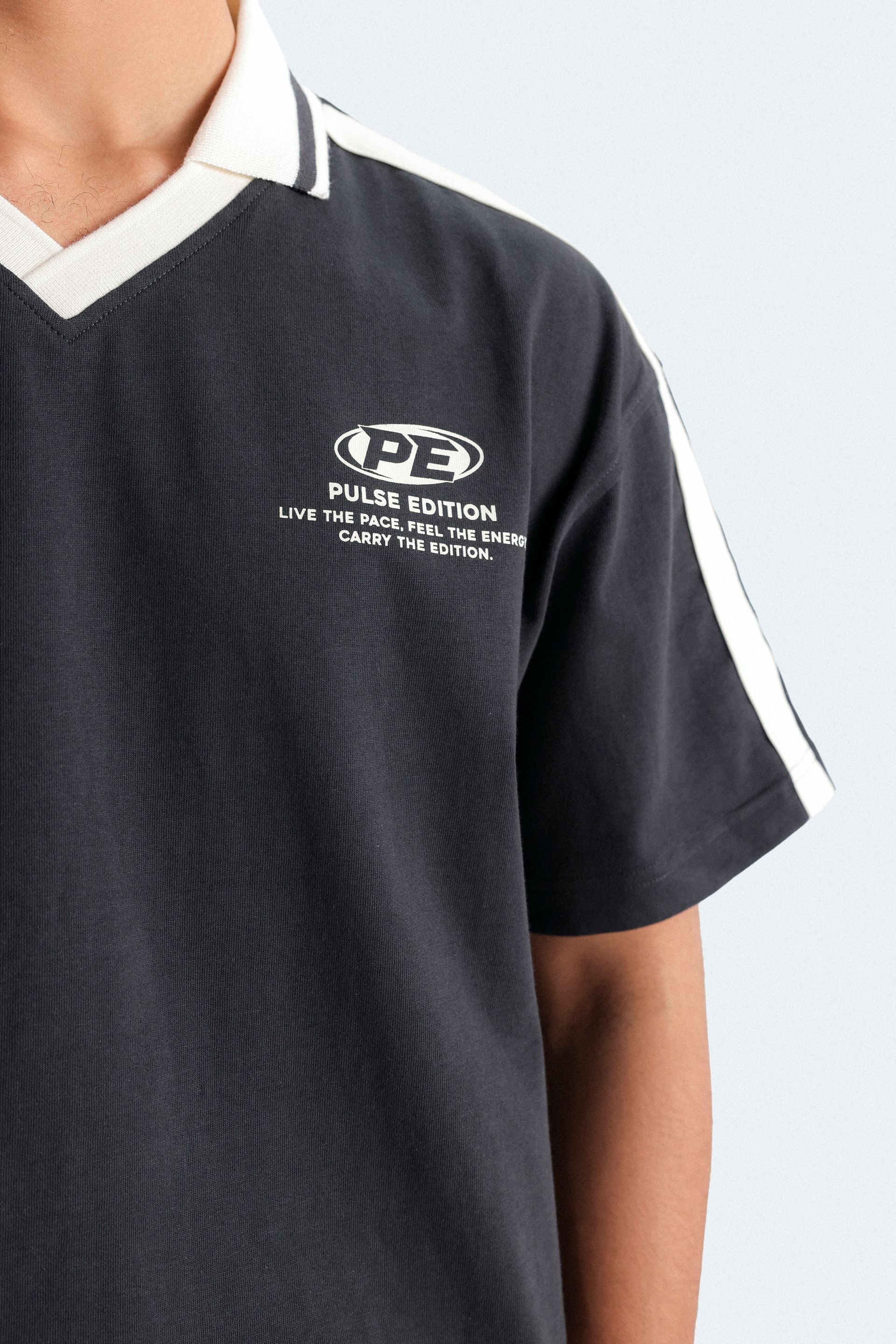 Cropped Slogan Print Polo Shirt - Image 2