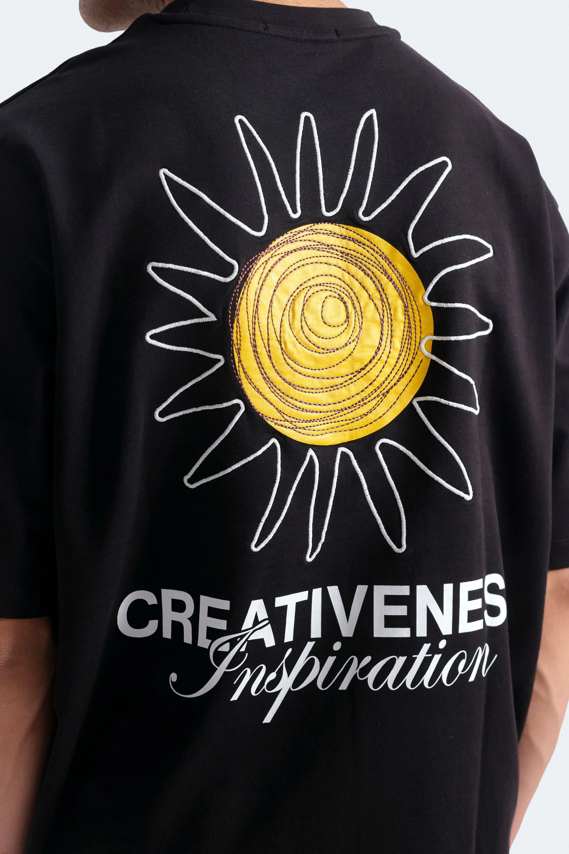 Cropped Embroidered T-Shirt - Image 12
