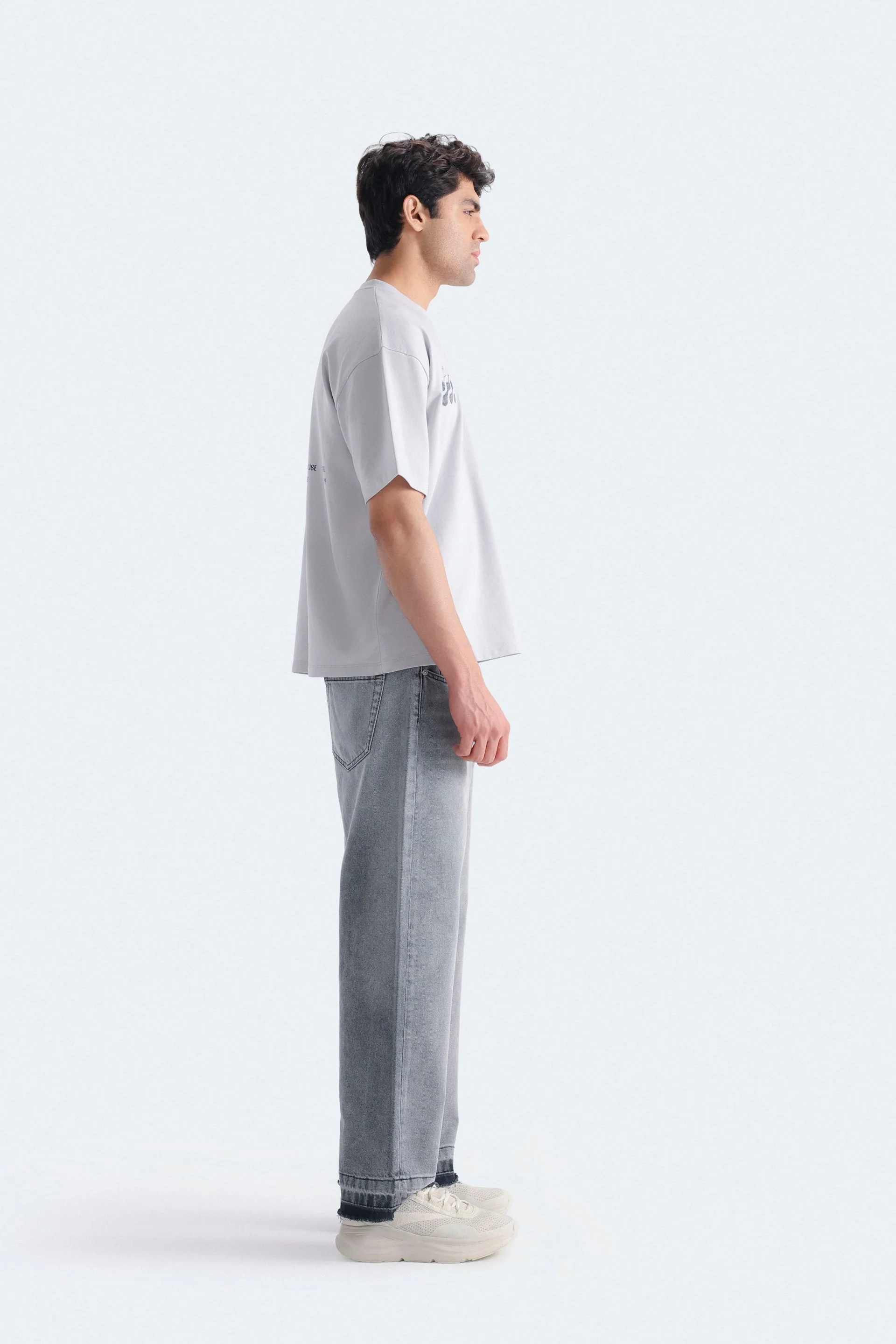 Cropped Graphic T-Shirt - Image 3