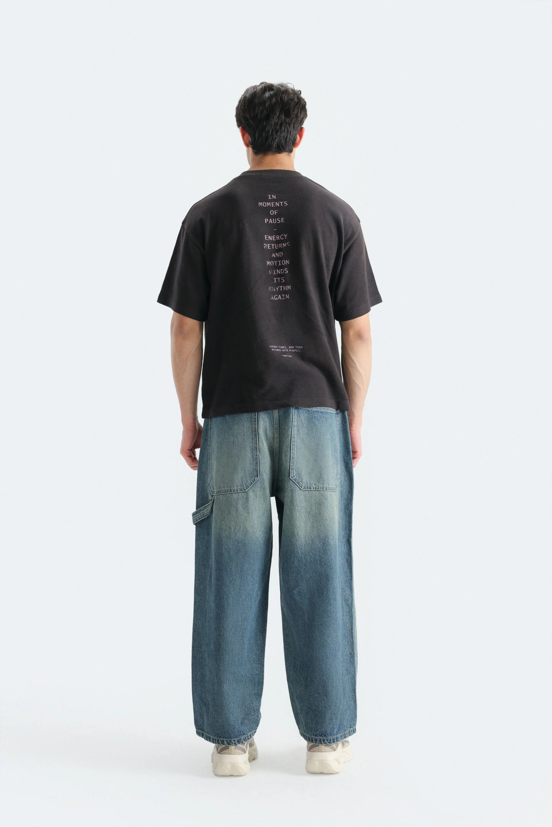 Cropped Graphic T-Shirt - Image 4