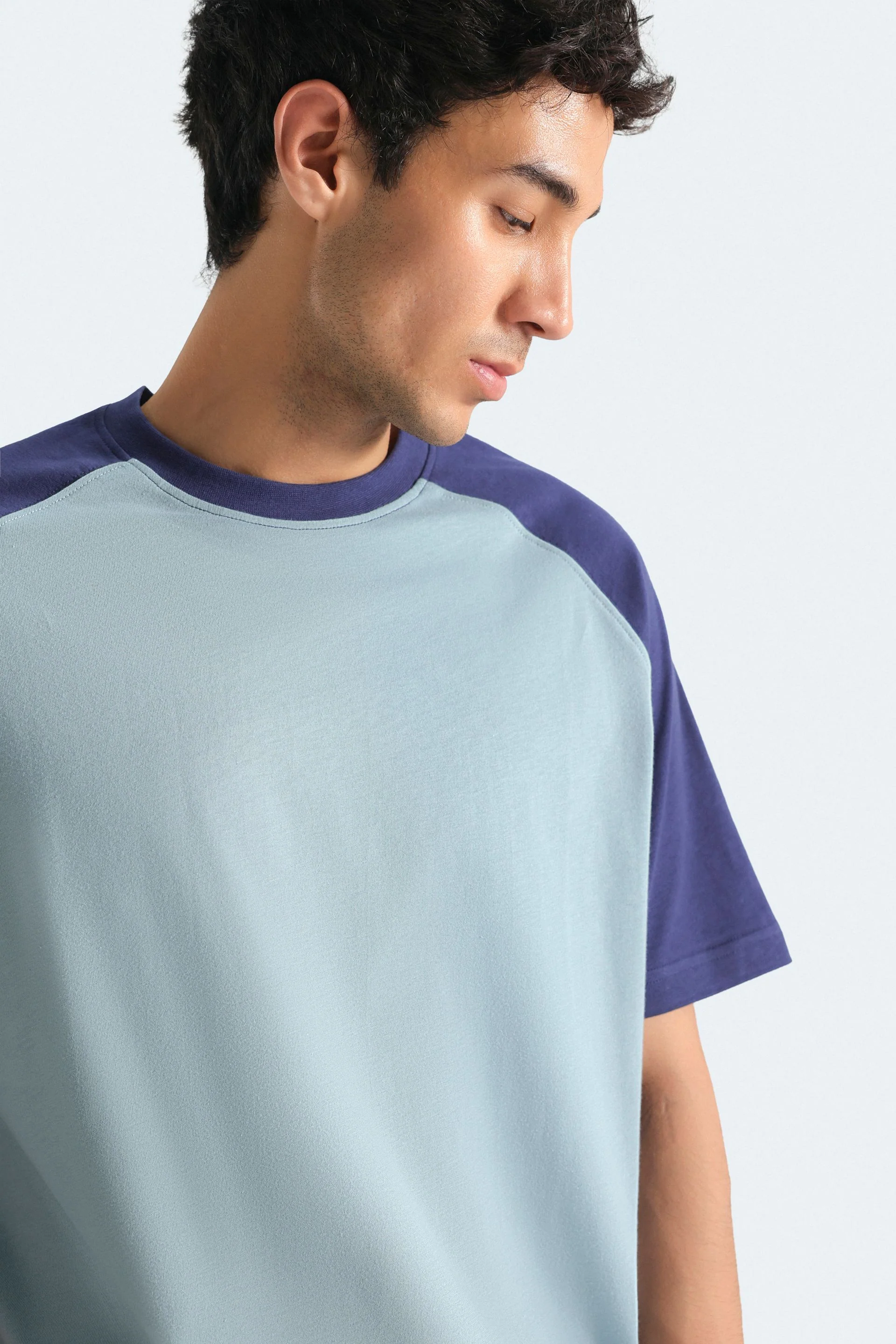 Color Block Raglan T-Shirt - Image 9