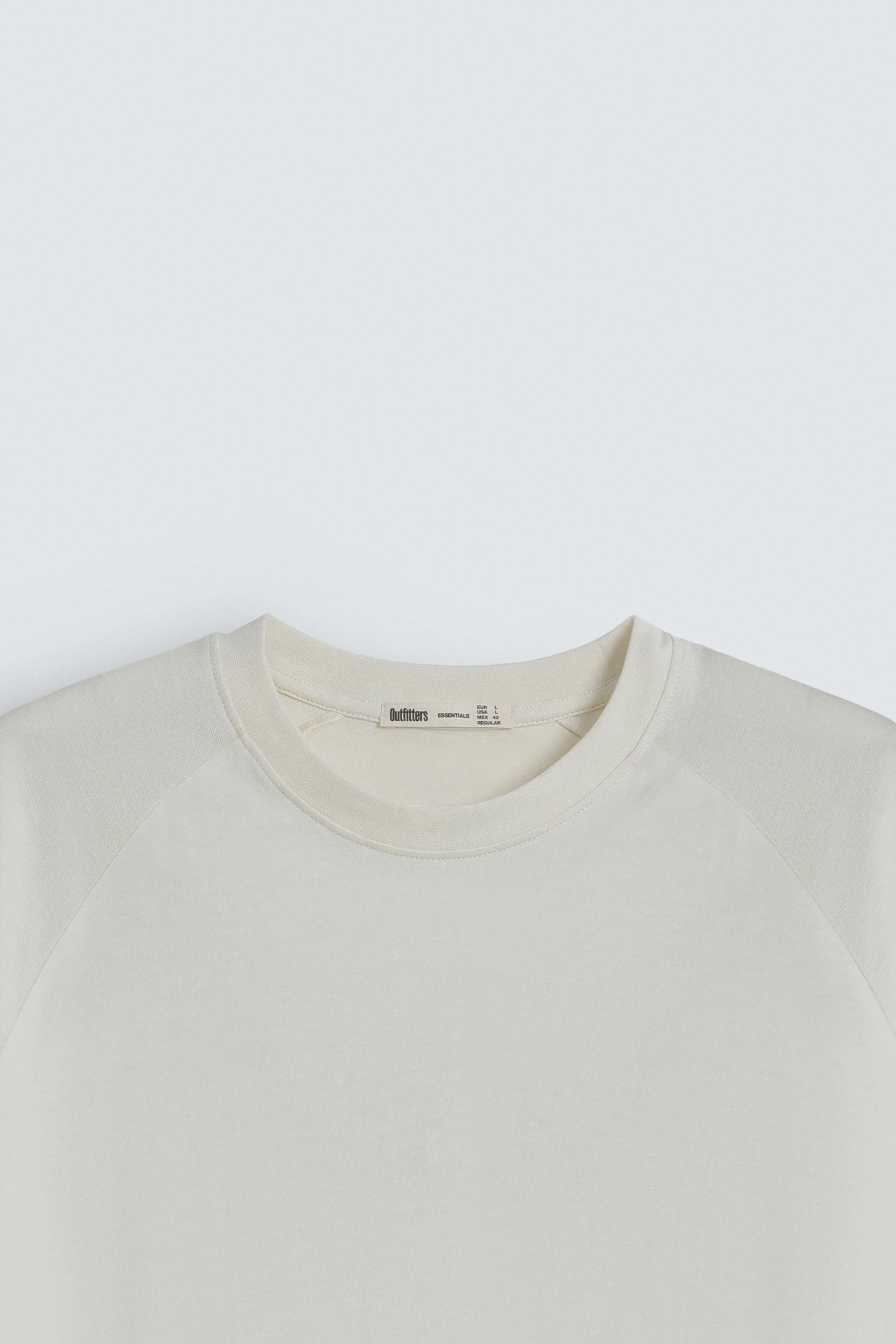 Raglan Sleeves T-Shirt - Image 2
