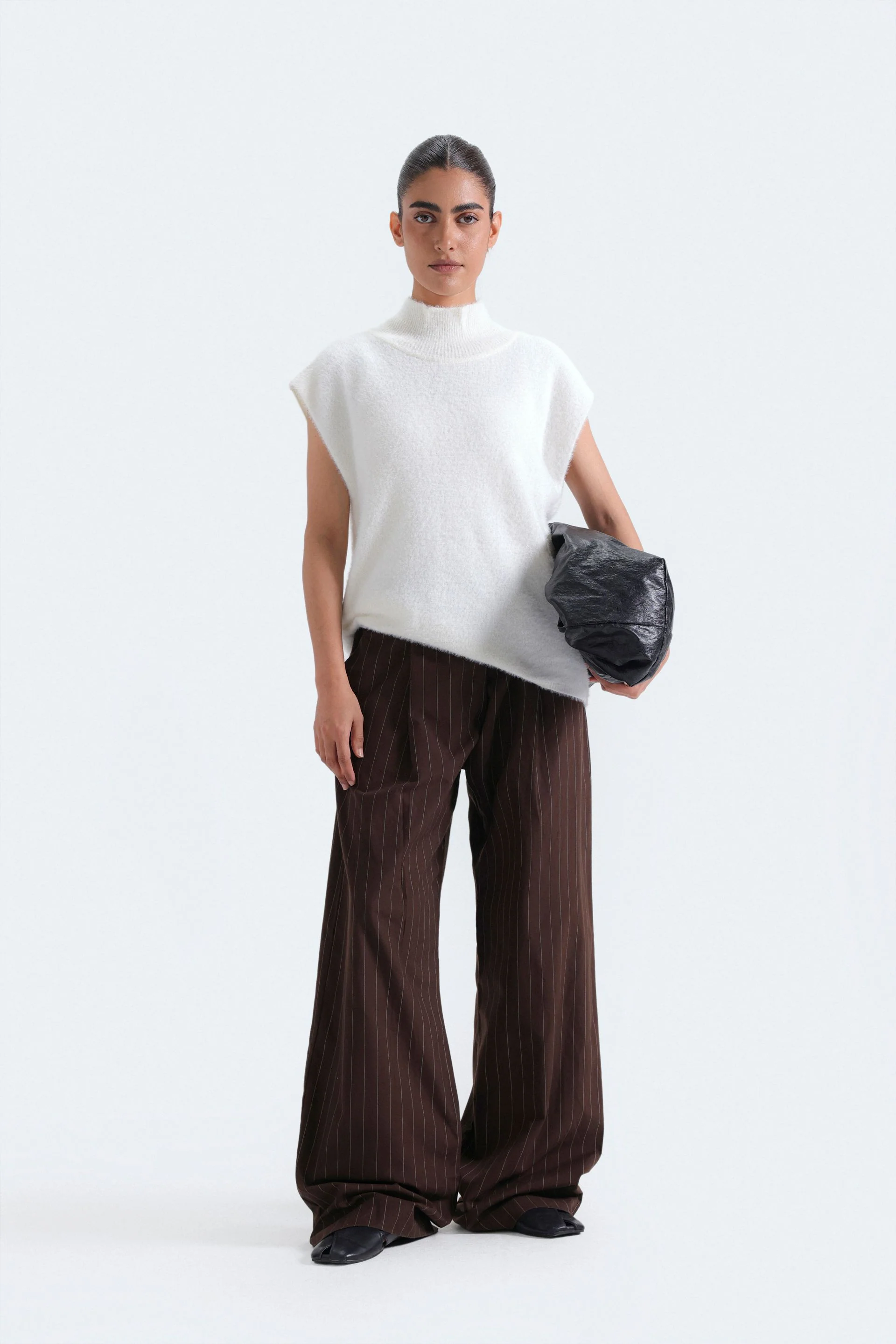 Funnel Neck Sleeveless Sweater - Image 11