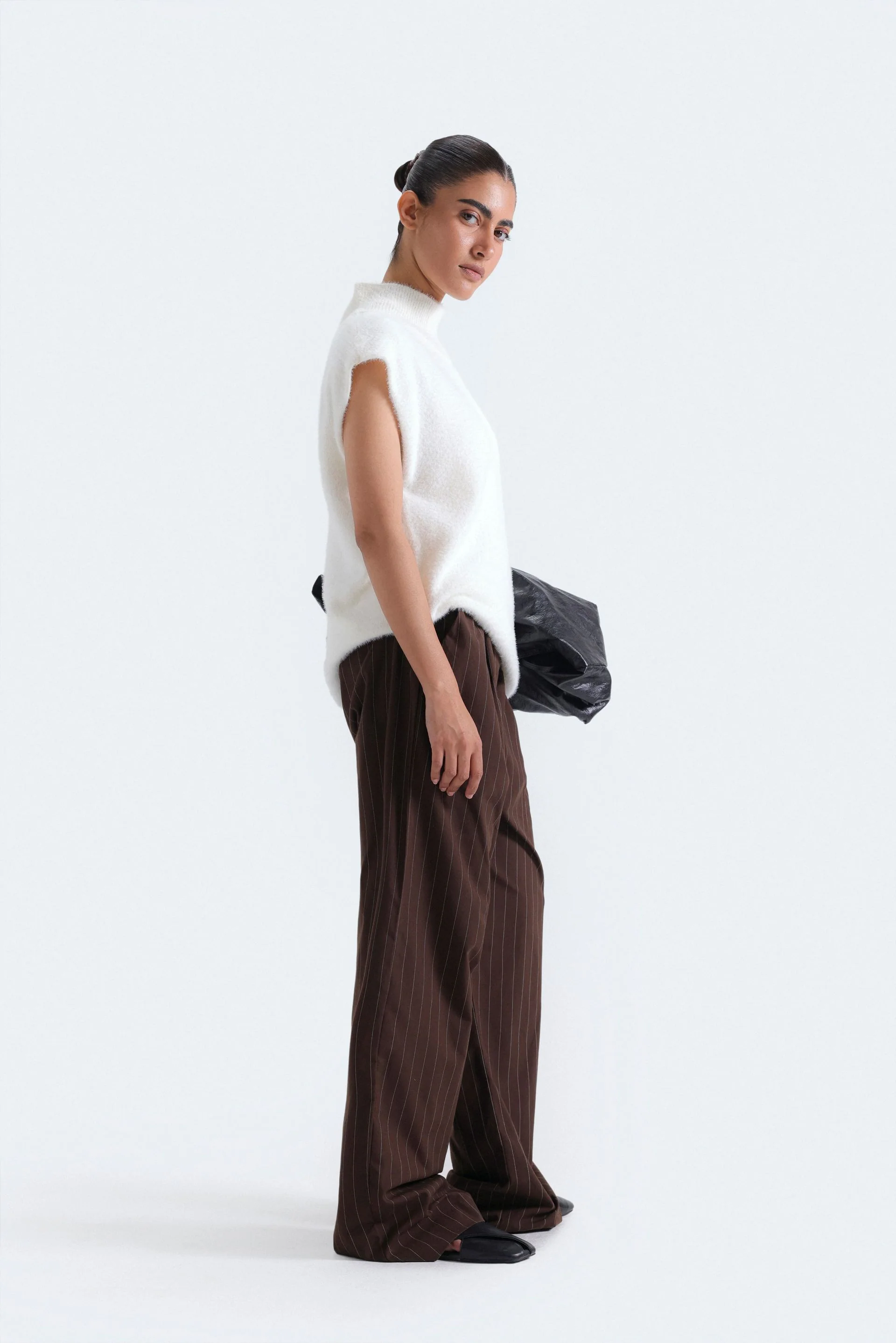 Funnel Neck Sleeveless Sweater - Image 13