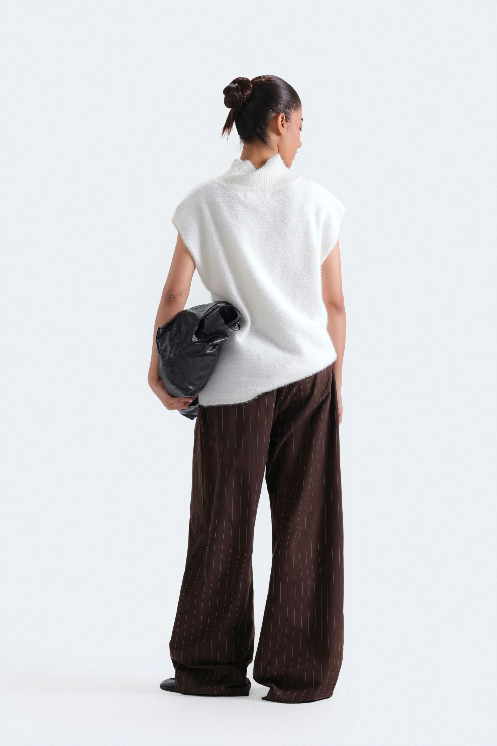 Funnel Neck Sleeveless Sweater - Image 14